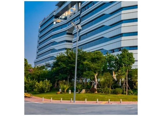 Tiết kiệm năng lượng sử dụng năng lượng mặt trời LED đường nhôm nhẹ Vỏ nhôm theo tiêu chuẩn IP65 30W 3900-4500LM