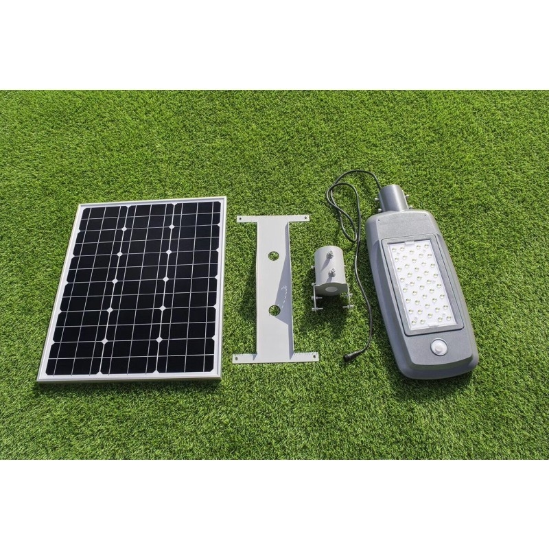 30W 140lm / w Đèn đường năng lượng mặt trời công suất cao IP65 Không thấm nước Cao sáng một nửa tách biệt